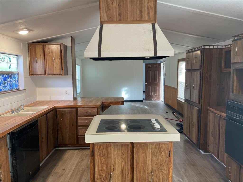 102 Mendy Ln - Photo 7 of 19