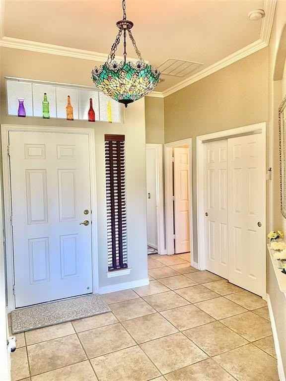 9400 Orangewood Trl - Photo 5 of 21