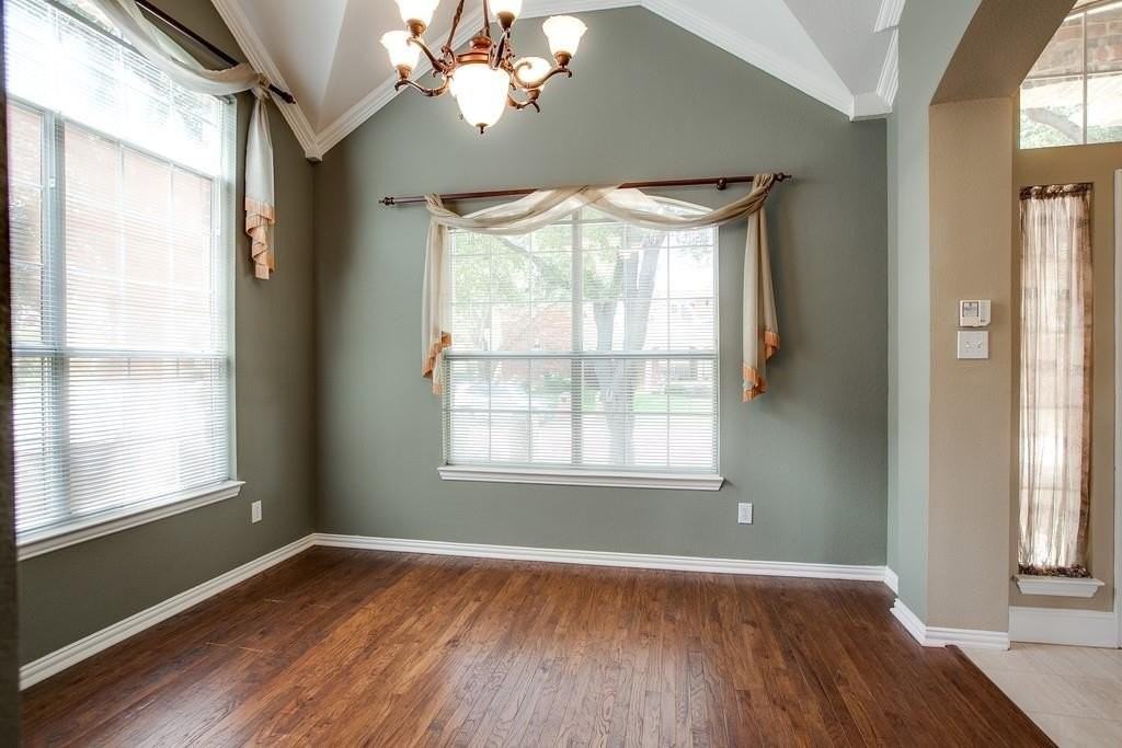 2221 Briary Trace Ct - Photo 7 of 33