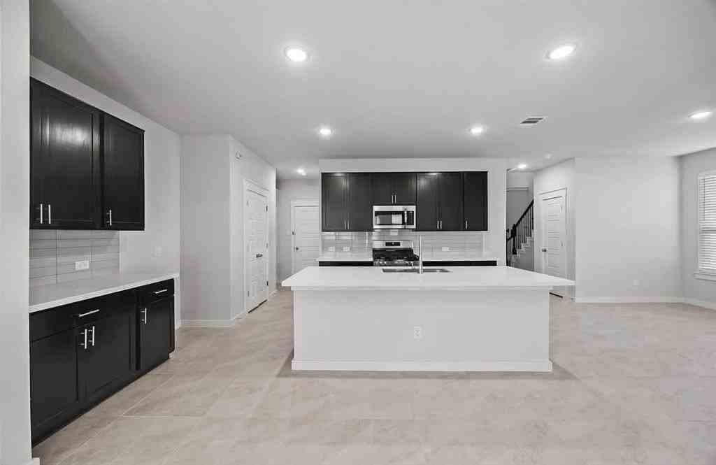 2009 Belvedere St - Photo 4 of 20