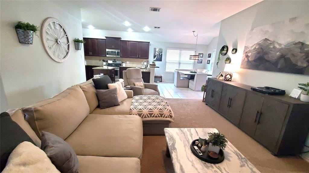 1020 Lake Meadow Ln - Photo 4 of 30
