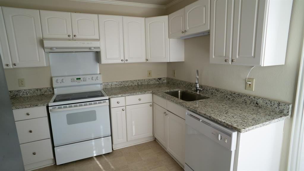 708 Largent St - Photo 6 of 15