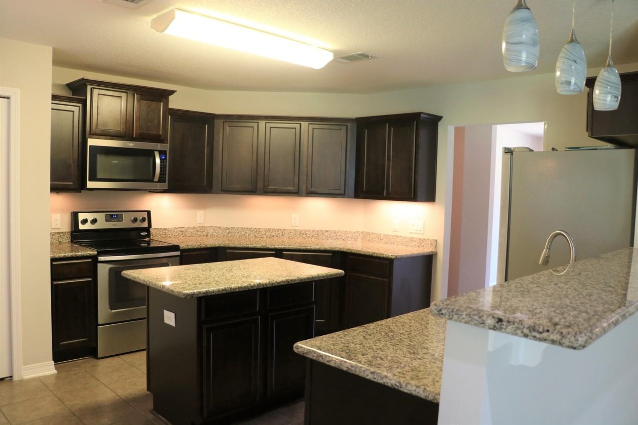 1980 Salamanca St - Photo 6 of 12