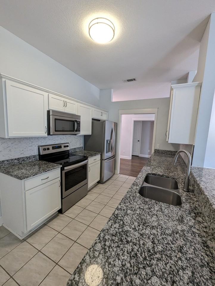 9044 Quail Roost Dr - Photo 5 of 25