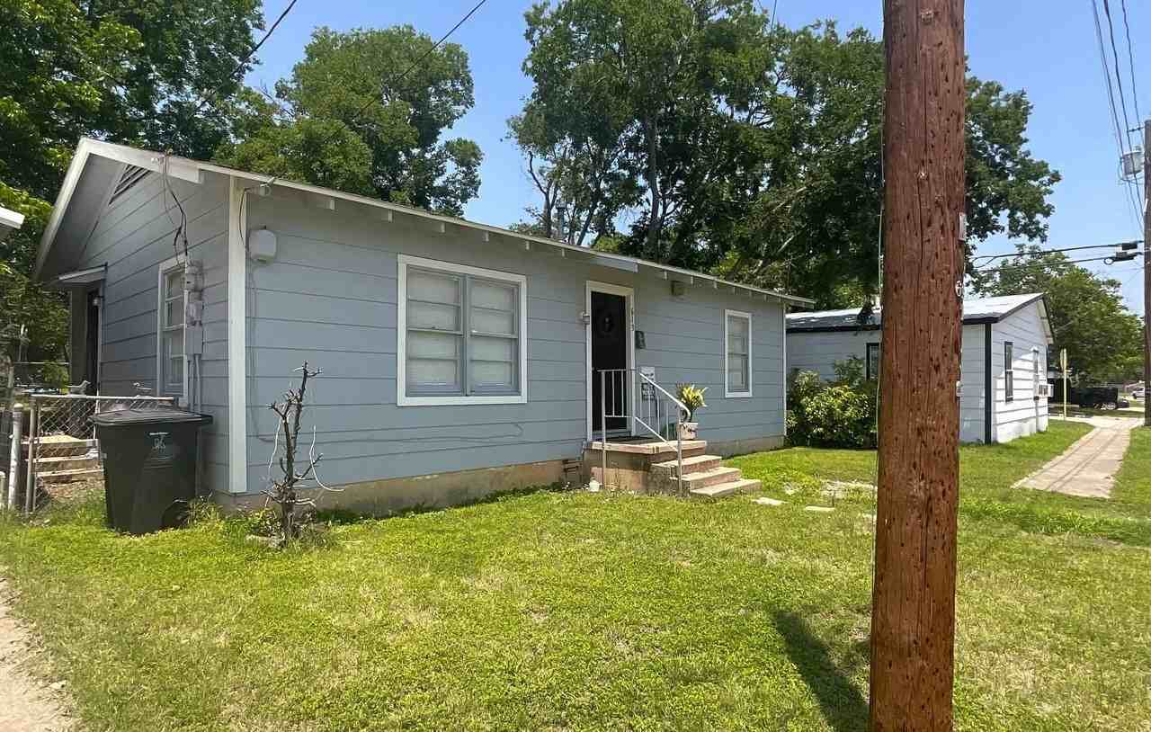 613 N 22nd St - Photo 3 of 17