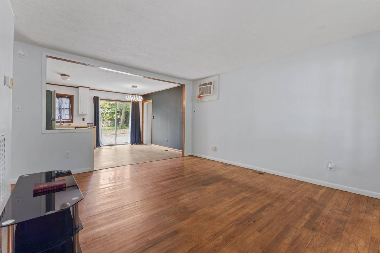 6522 Baldoon Dr - Photo 3 of 20