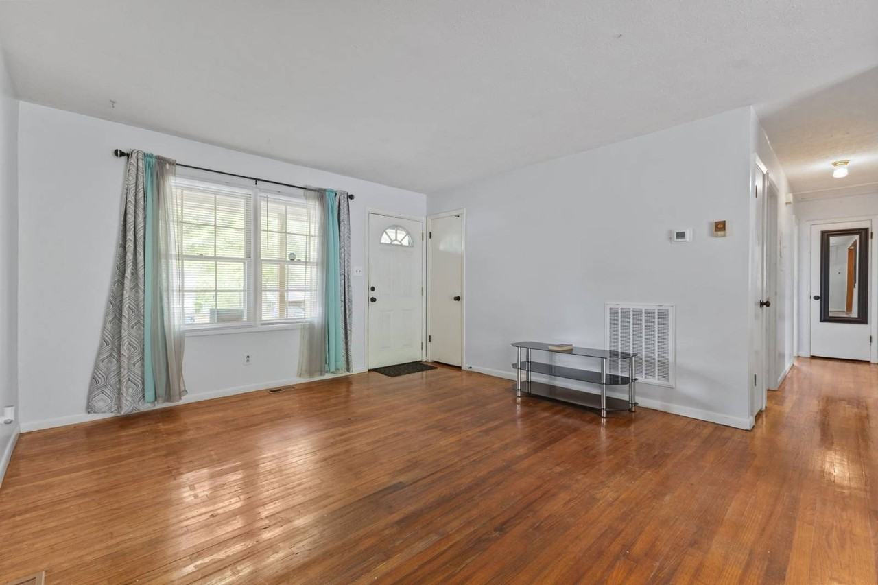 6522 Baldoon Dr - Photo 4 of 20