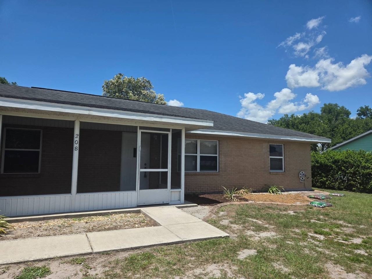 208 Mirador Dr - Photo 2 of 20