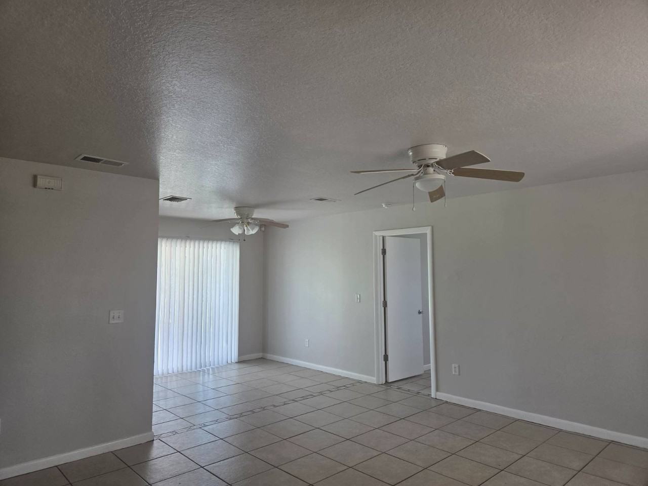 208 Mirador Dr - Photo 5 of 20