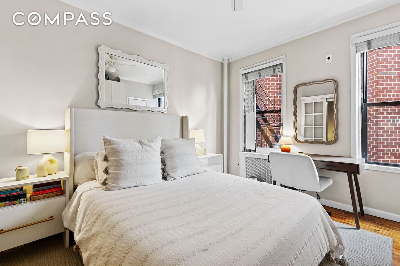 25 Leroy St #11 - Photo 2 of 4