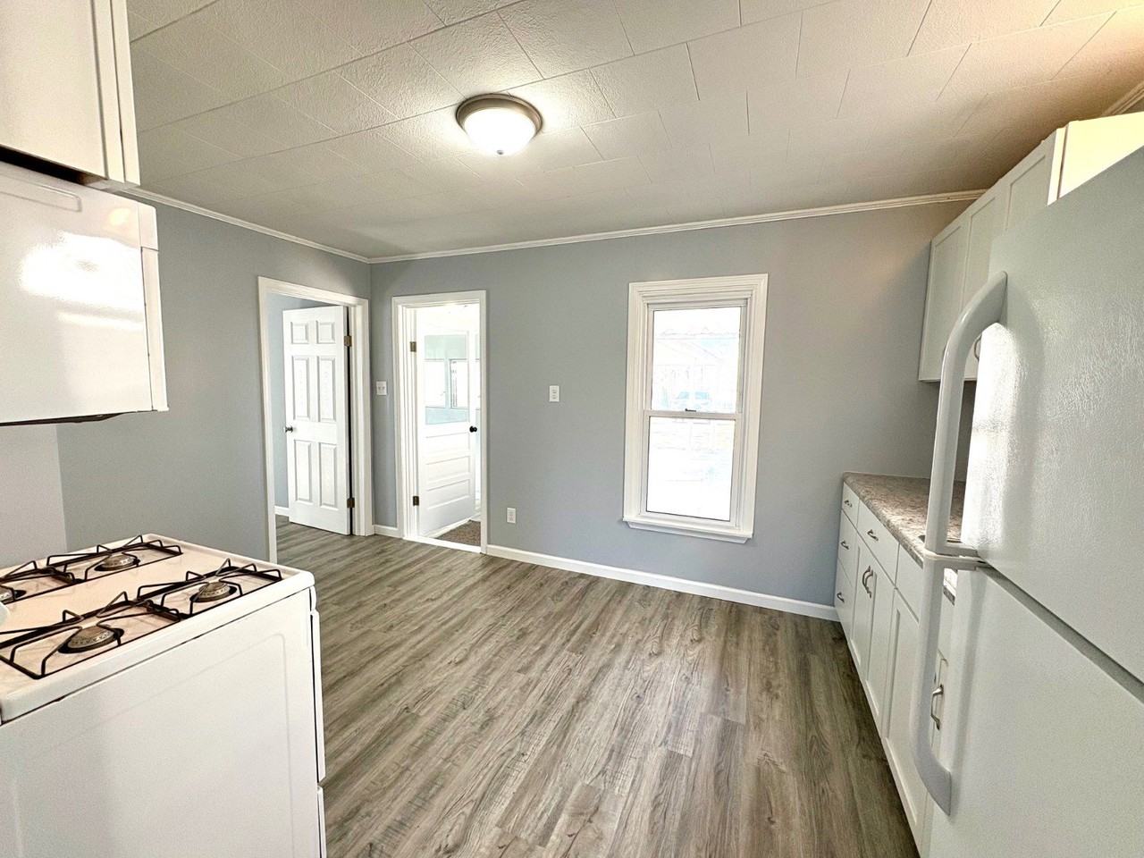 433 13th St - Photo 4 of 23