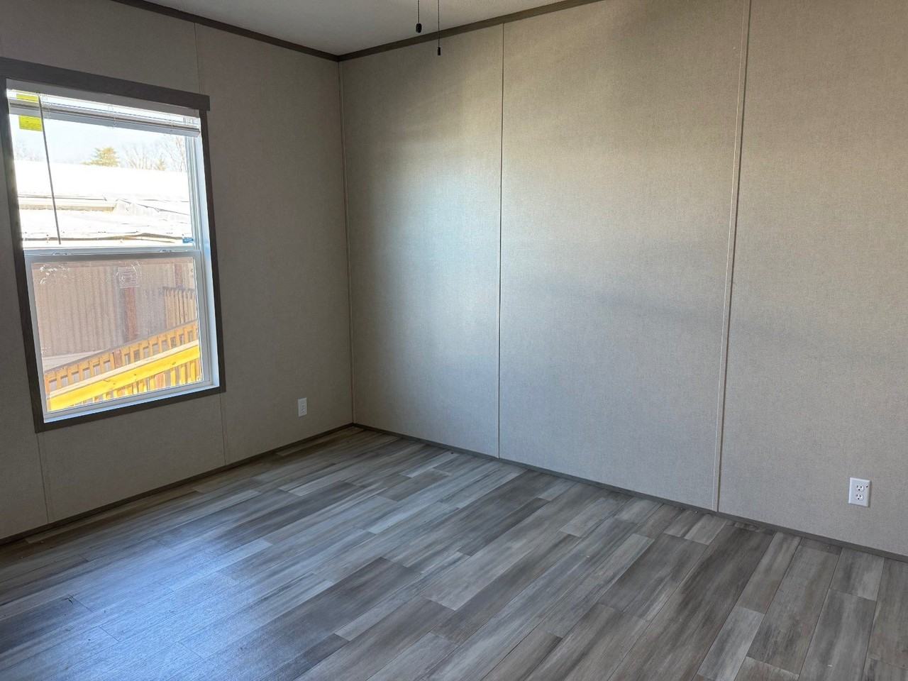 580 Jessica Way - Photo 5 of 6