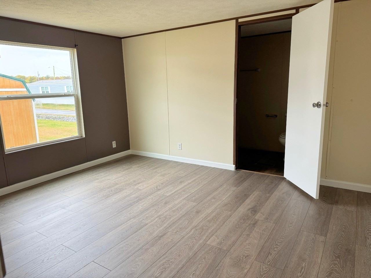 565 Travis Way - Photo 7 of 11