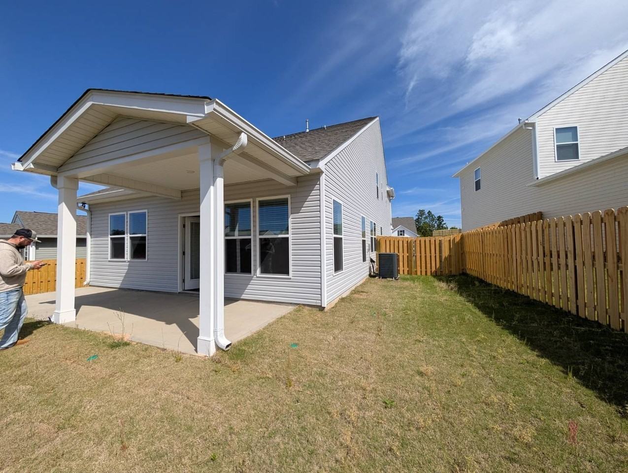 985 Tess St - Photo 4 of 28