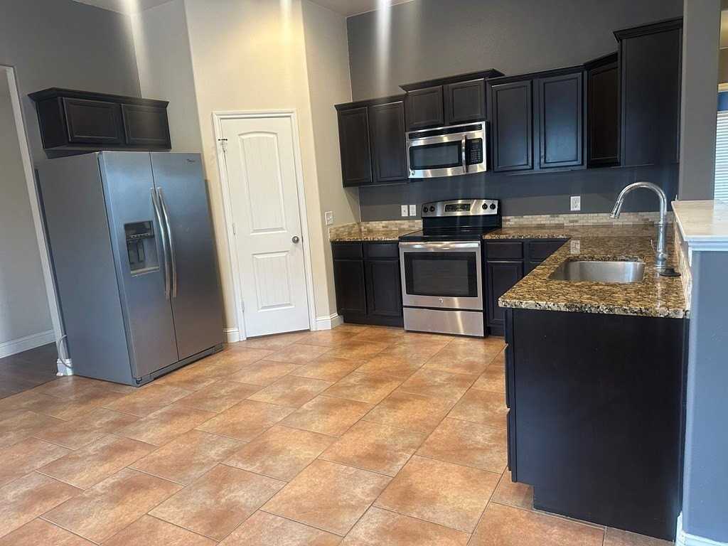 808 E 96th St - Photo 6 of 13