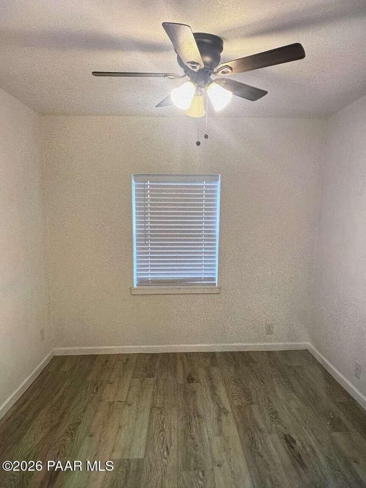 135 S Arizona Ave #1-2 - Photo 4 of 6