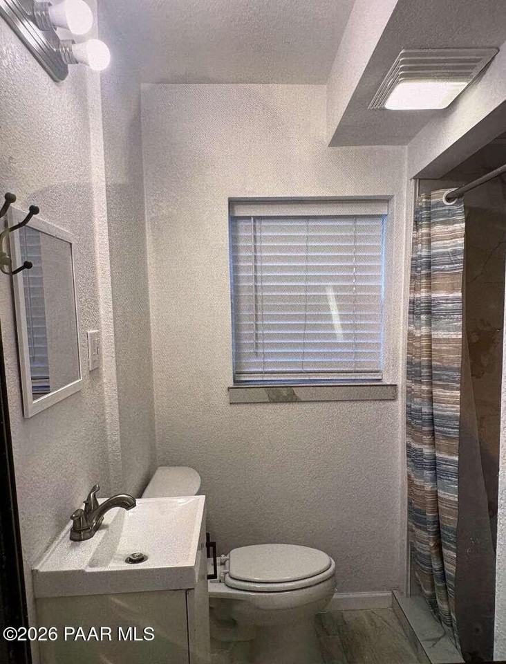 135 S Arizona Ave #1-2 - Photo 5 of 6