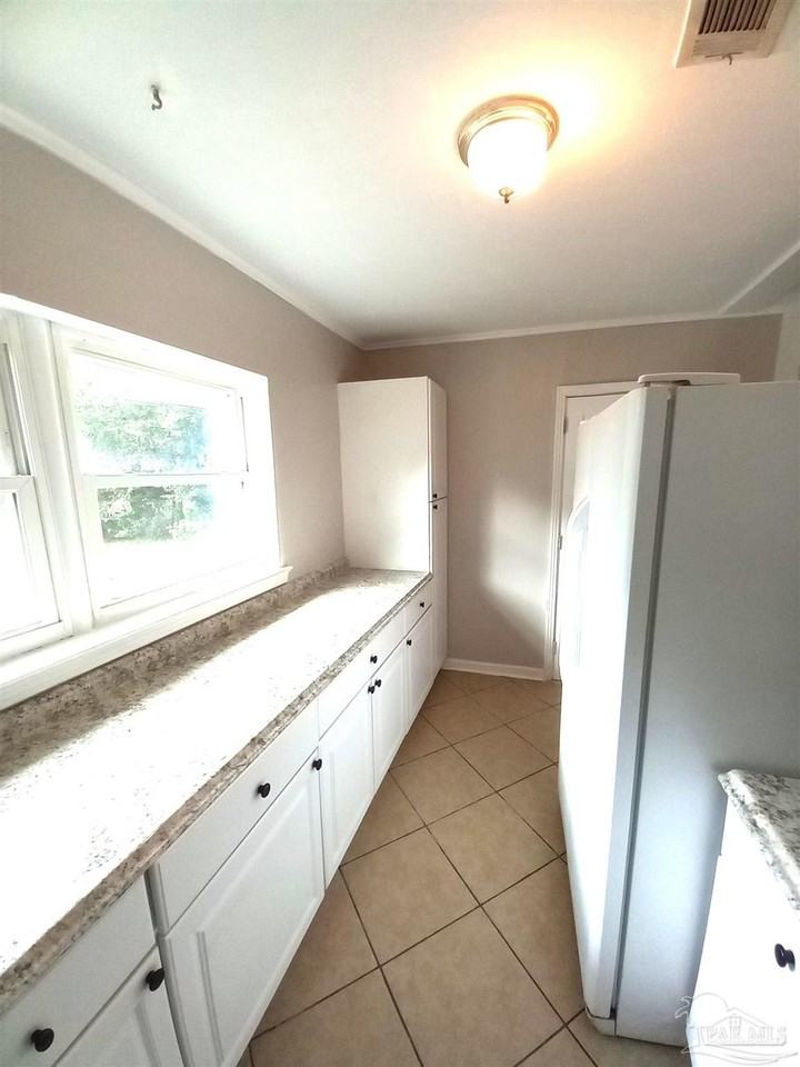 9 Besma Dr - Photo 7 of 9