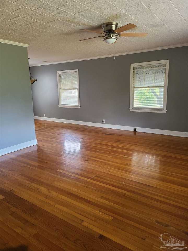 1821 W Gregory St - Photo 2 of 14