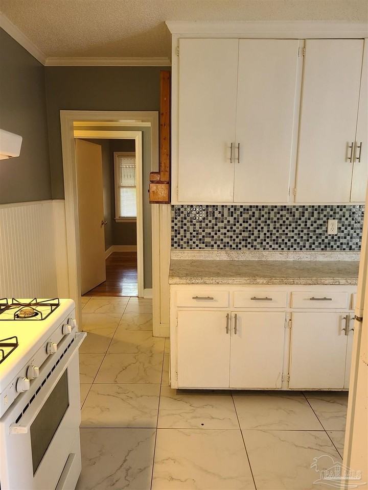 1821 W Gregory St - Photo 5 of 14