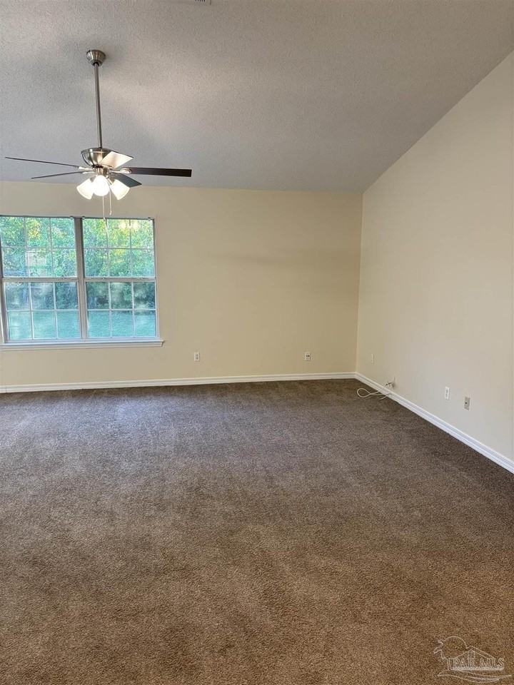 1607 Dees Rd - Photo 2 of 26