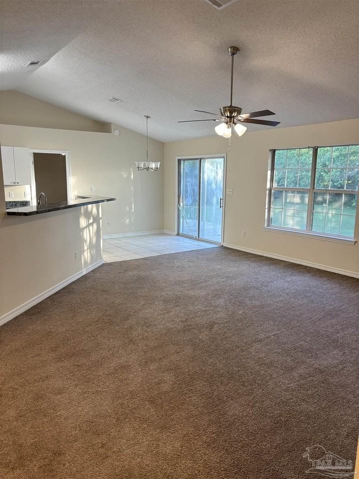 1607 Dees Rd - Photo 3 of 26