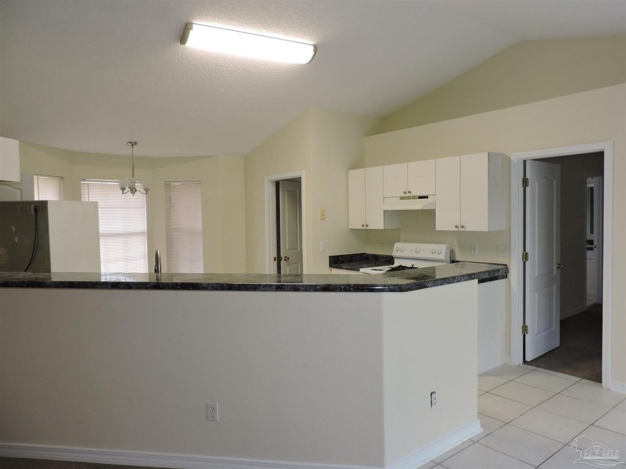 1607 Dees Rd - Photo 7 of 26