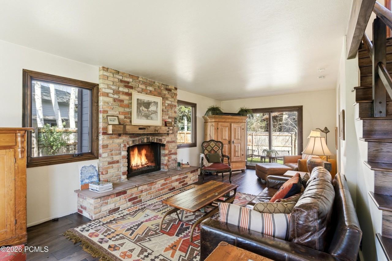 2635 Little Kate Rd - Photo 5 of 39