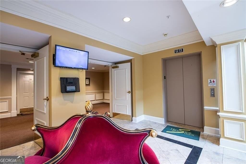 3275 Lenox Rd Ne - Photo 3 of 32