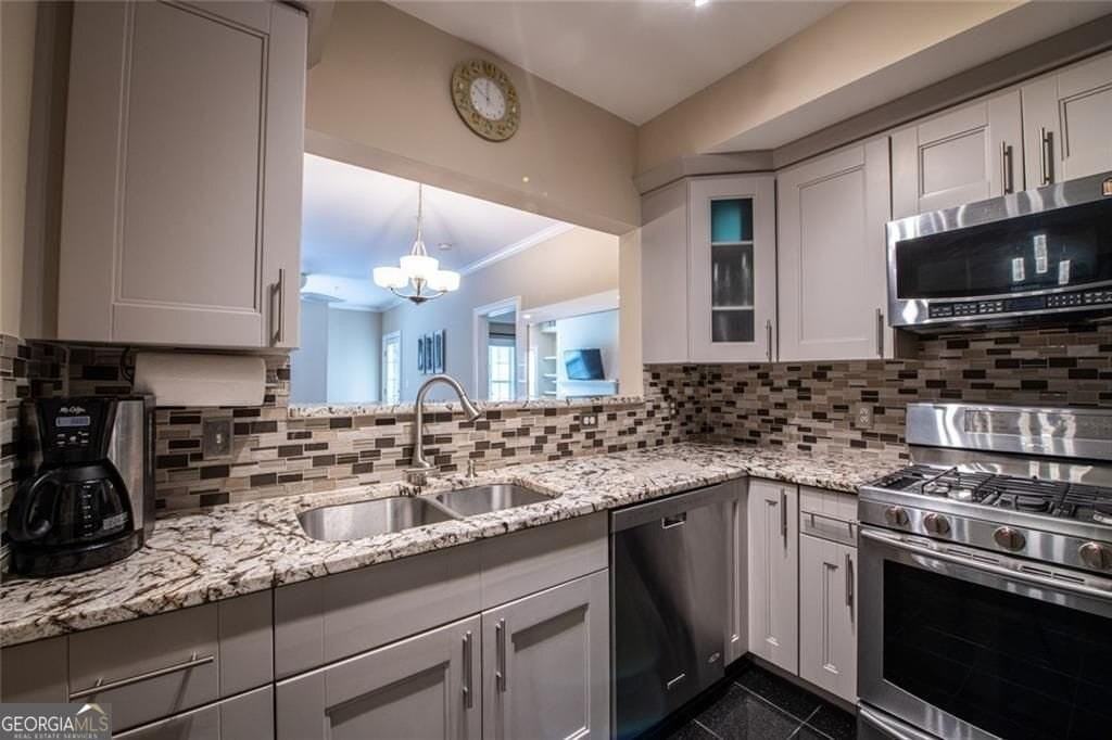 3275 Lenox Rd Ne - Photo 6 of 32