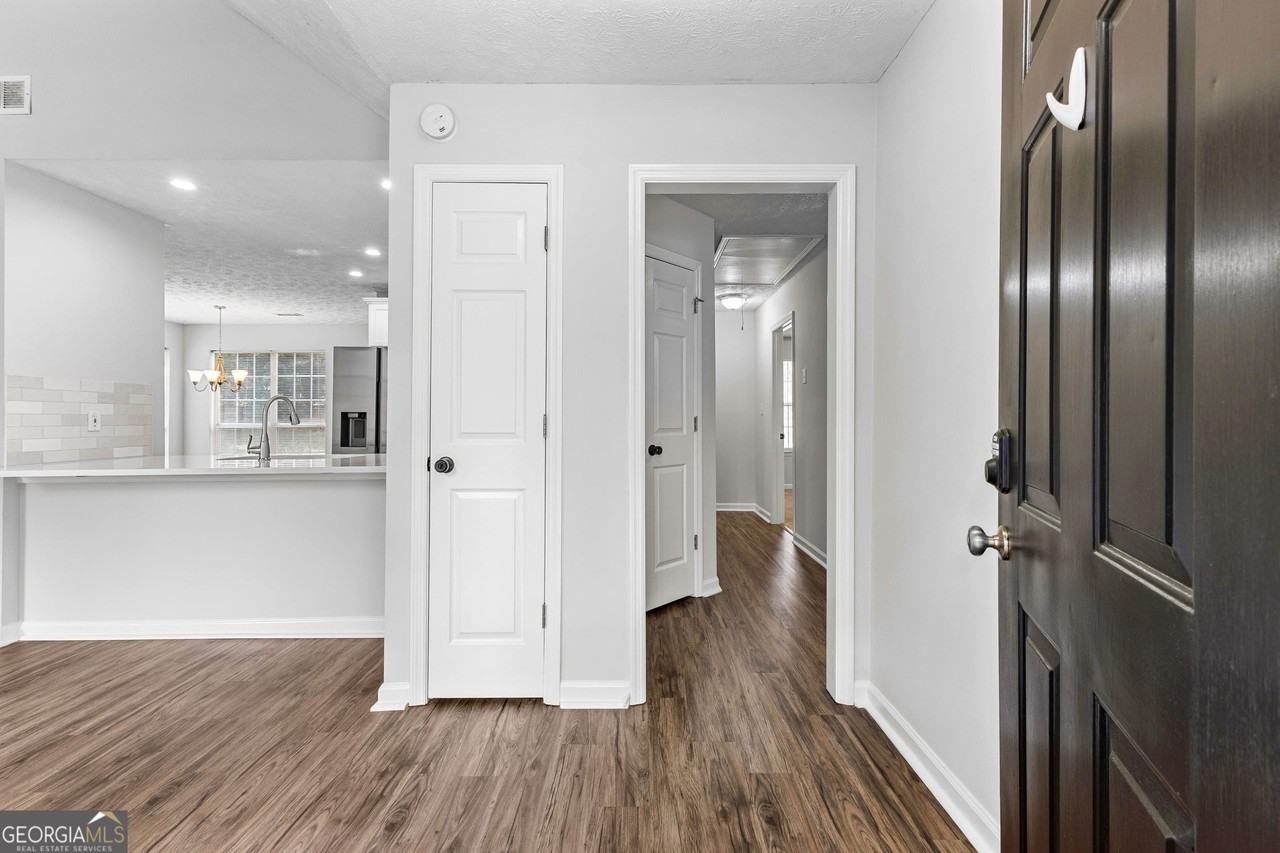 281 Winchester Dr - Photo 6 of 27