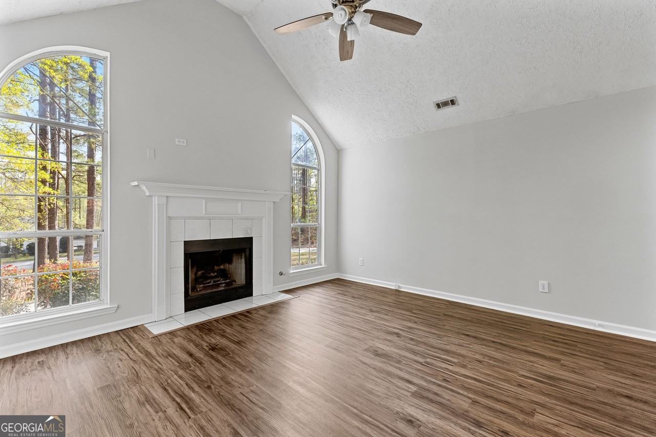 281 Winchester Dr - Photo 7 of 27