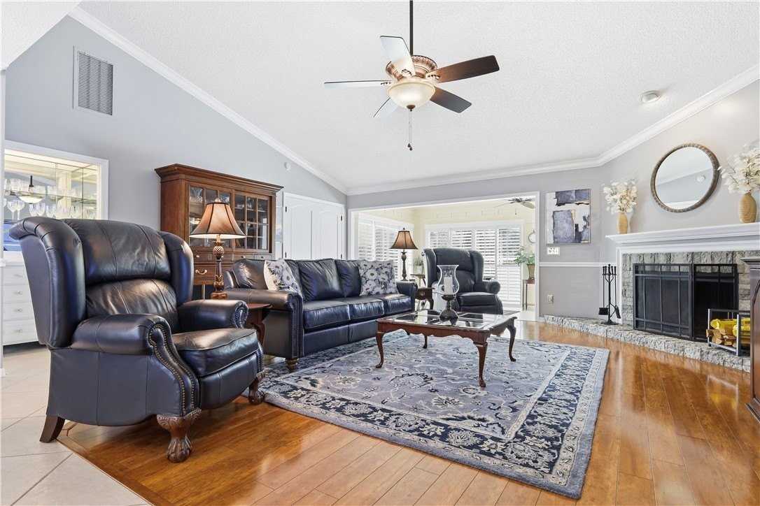 106 Prestwick Cir - Photo 2 of 30