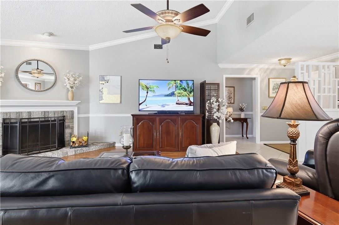 106 Prestwick Cir - Photo 5 of 30