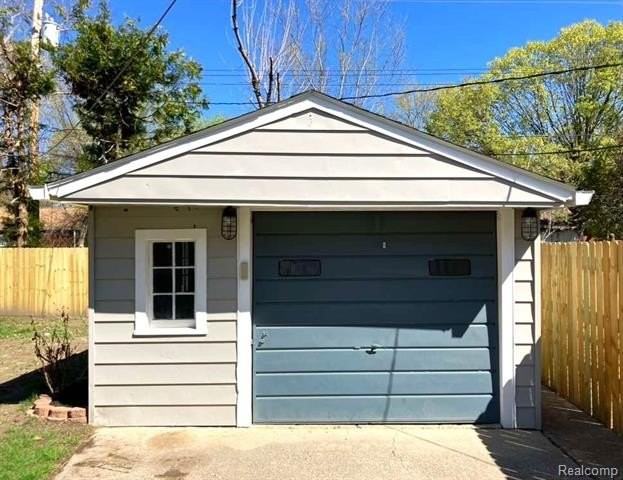 1517 E Chesterfield St - Photo 5 of 27