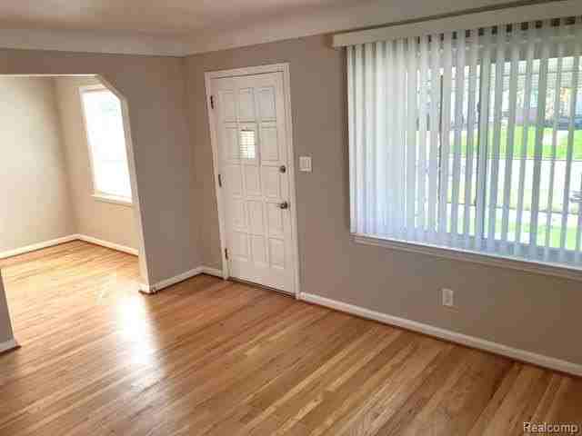 1517 E Chesterfield St - Photo 7 of 27