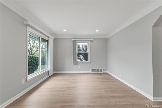 3323 Ellwood Ave - Photo 5 of 22