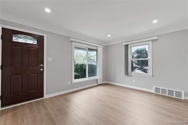 3323 Ellwood Ave - Photo 6 of 22