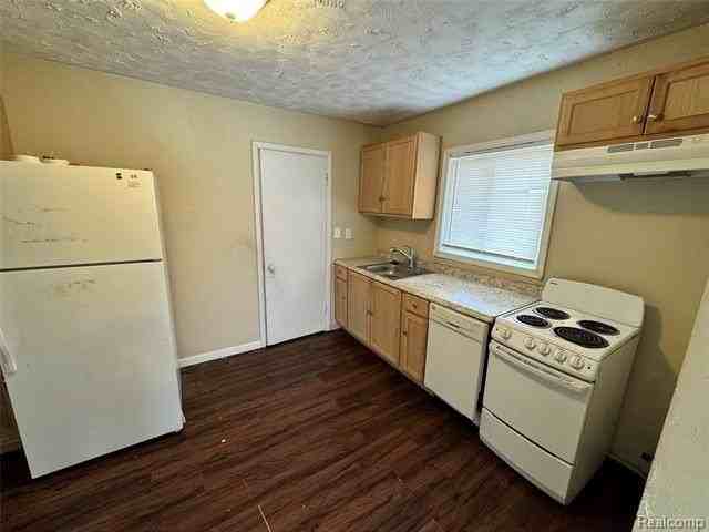 3785 12th St - Photo 6 of 8