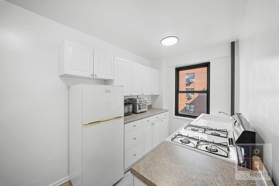 268 E Broadway - Photo 6 of 20