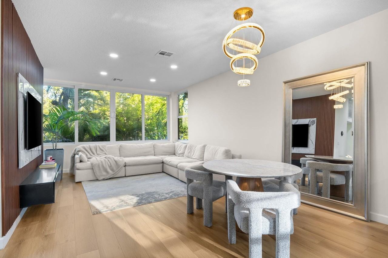 1213 Tequesta St - Photo 3 of 26