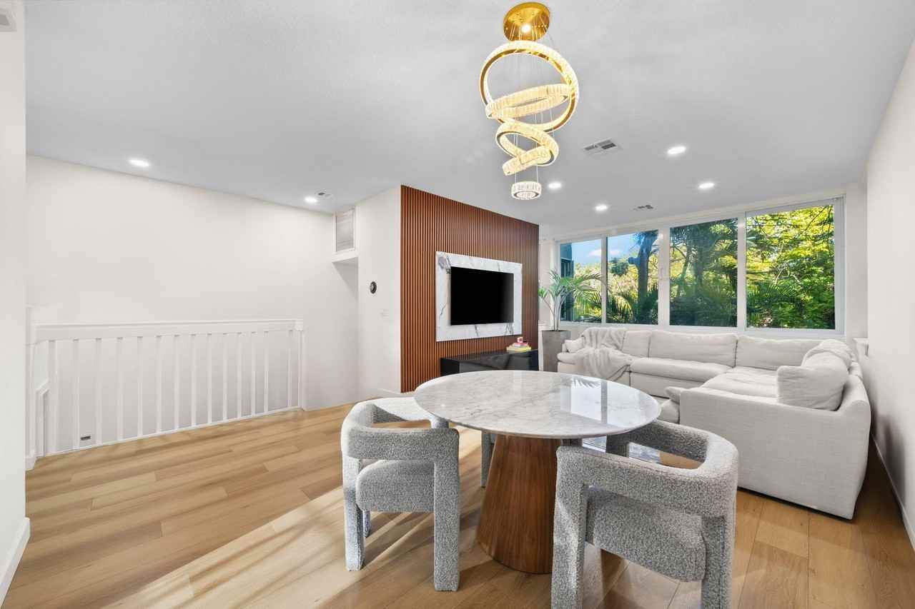 1213 Tequesta St - Photo 4 of 26