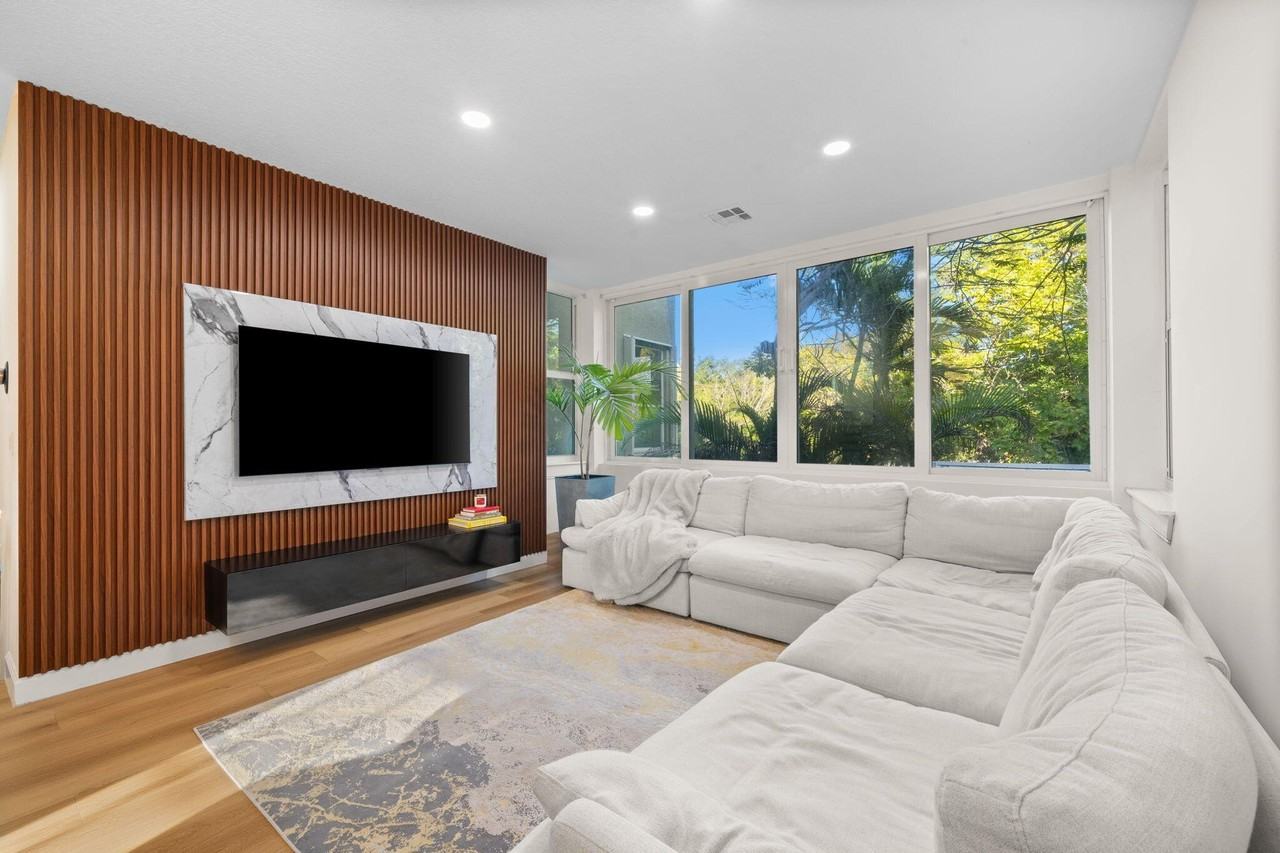 1213 Tequesta St - Photo 6 of 26