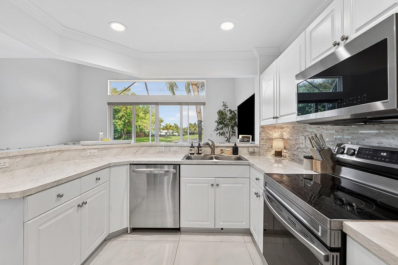 10123 N Military Trl - Photo 5 of 29