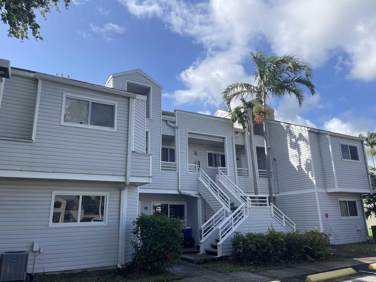 3445 Nw 44th St #206