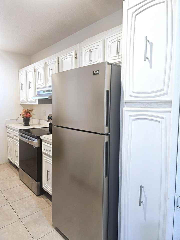 2600 Sw 22nd Ave #908 - Photo 3 of 13
