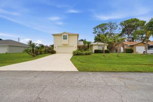 1707 Se Manth Ln - Photo 1 of 1