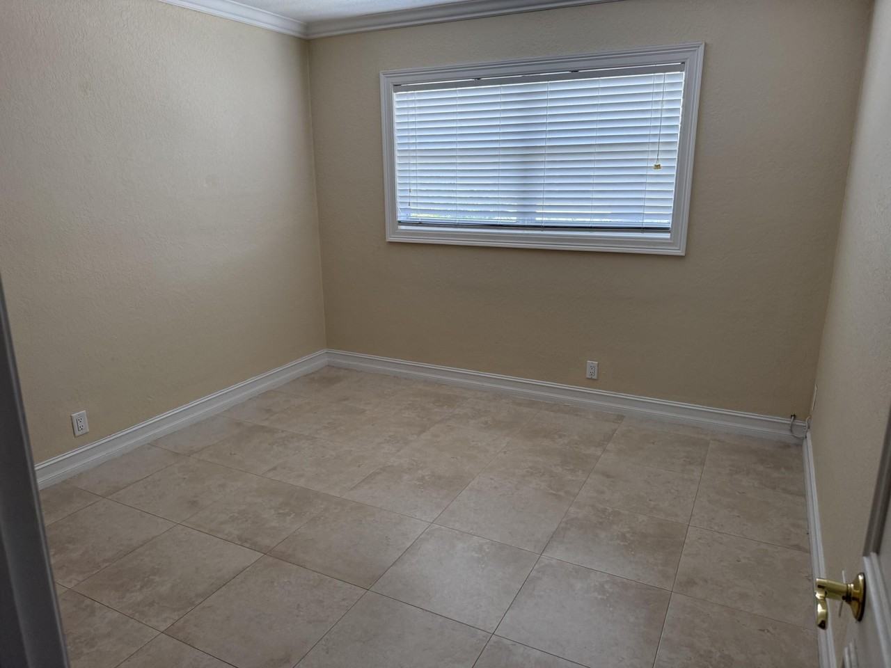 1221 Se 3rd St #4 - Photo 7 of 11