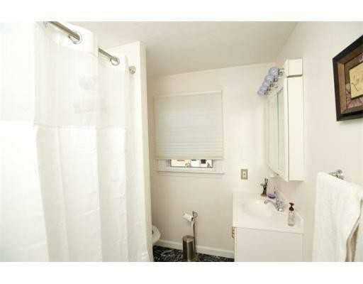 11-99 Moreland Ave - Photo 2 of 8