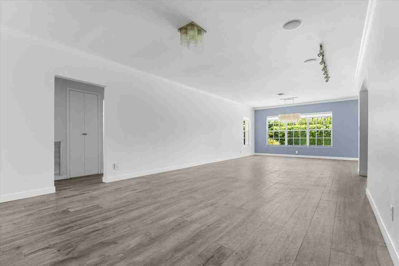 8934 Emerson Ave - Photo 6 of 24